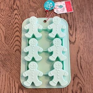 Adorable Christmas Gingerbread Silicone Cake Mold Green Winter Holiday Bakeware
